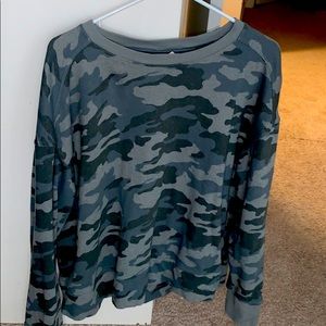 Camo Universal Threads Sweatshirt